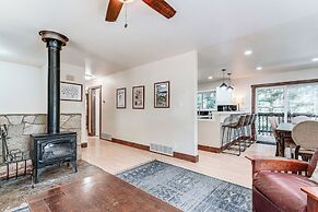 < 15 Mi to 6 Ski Resorts: Tahoe Donner Escape!