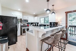 < 15 Mi to 6 Ski Resorts: Tahoe Donner Escape!