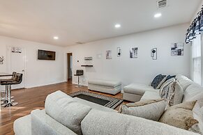 Cozy Atlanta Abode Near Theme Parks, Golf & Shops