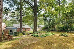 Cozy Atlanta Abode Near Theme Parks, Golf & Shops