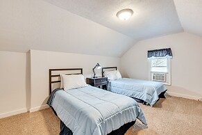 Cozy Atlanta Abode Near Theme Parks, Golf & Shops