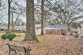 Cozy Atlanta Abode Near Theme Parks, Golf & Shops