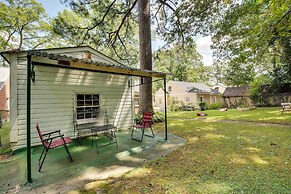 Cozy Atlanta Abode Near Theme Parks, Golf & Shops