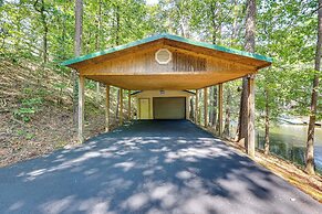 Serene Lake Hamilton Hideaway w/ Private Dock