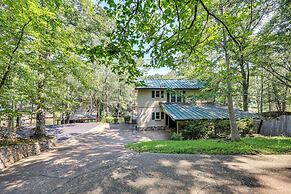 Serene Lake Hamilton Hideaway w/ Private Dock