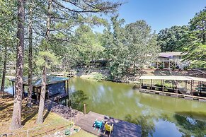 Serene Lake Hamilton Hideaway w/ Private Dock