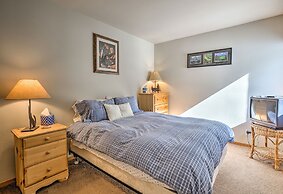 Cabin < 2 Mi to Tahoe Donner Downhill Ski Resort