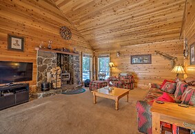 Cabin < 2 Mi to Tahoe Donner Downhill Ski Resort