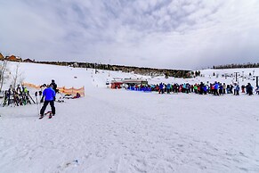 Balcony & Ski Slope Views: Idyllic Granby Condo!