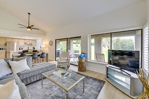 Quiet Palm Desert Condo: Workspace & Pool Access!