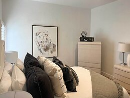 Quiet Palm Desert Condo: Workspace & Pool Access!