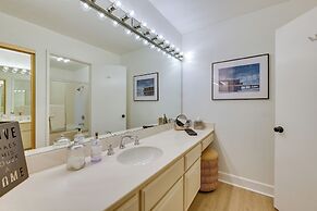Quiet Palm Desert Condo: Workspace & Pool Access!