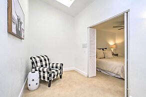 Quiet Palm Desert Condo: Workspace & Pool Access!