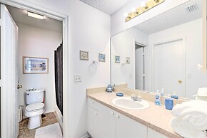 Sunny Home in The Villages w/ Lanai & Pool Access!