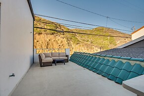Beachfront Malibu House w/ Sauna & Ocean-view Deck
