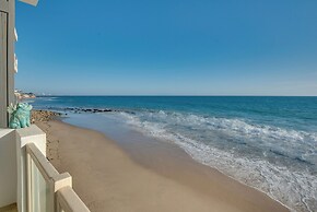 Beachfront Malibu House w/ Sauna & Ocean-view Deck