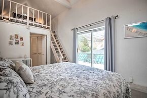 Beachfront Malibu House w/ Sauna & Ocean-view Deck