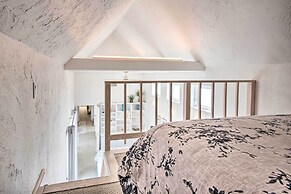 Beachfront Malibu House w/ Sauna & Ocean-view Deck