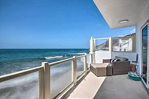Beachfront Malibu House w/ Sauna & Ocean-view Deck