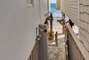 Beachfront Malibu House w/ Sauna & Ocean-view Deck