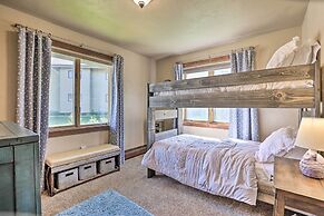 3-story Home w/ Balcony ~ 6 Mi to Winter Park!