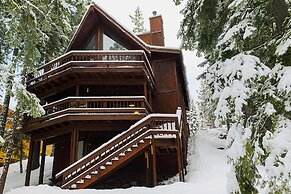 Tahoe Donner Retreat w/ Decks & Lake Access!