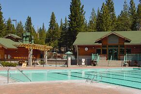 Tahoe Donner Retreat w/ Decks & Lake Access!