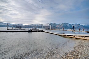 Family Home on Lake Chelan With Mtn + Lake View!