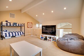 Family Home on Lake Chelan With Mtn + Lake View!