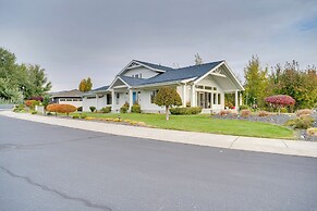 Family Home on Lake Chelan With Mtn + Lake View!
