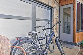 Retro Updated Blanco Abode - Steps to Main Street!
