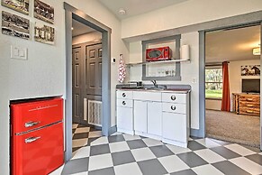 Retro Updated Blanco Abode - Steps to Main Street!