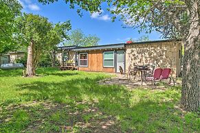 Retro Updated Blanco Abode - Steps to Main Street!
