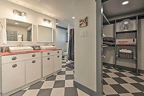 Retro Updated Blanco Abode - Steps to Main Street!