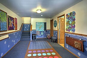 Tamarack Haus' Hot Tub & EV Charging: Walk Dtwn!