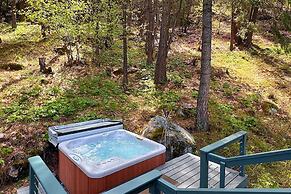 Tamarack Haus' Hot Tub & EV Charging: Walk Dtwn!