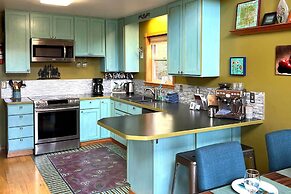 Tamarack Haus' Hot Tub & EV Charging: Walk Dtwn!