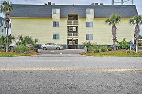 Coastal Condo With Pool Access - Walk To Beach!