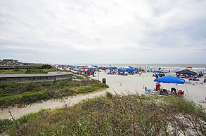 Coastal Condo With Pool Access - Walk To Beach!