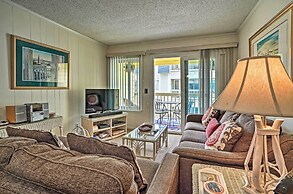 Coastal Condo With Pool Access - Walk To Beach!
