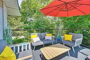 Alluring Hampton Bays Hideaway < 2 Mi to Beach!