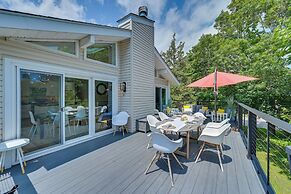 Alluring Hampton Bays Hideaway < 2 Mi to Beach!