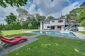 Alluring Hampton Bays Hideaway < 2 Mi to Beach!