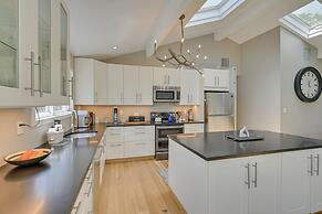 Alluring Hampton Bays Hideaway < 2 Mi to Beach!