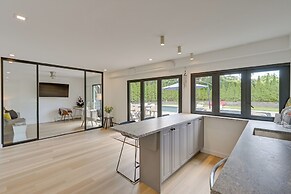 Alluring Hampton Bays Hideaway < 2 Mi to Beach!