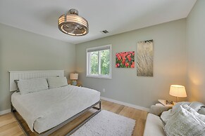 Alluring Hampton Bays Hideaway < 2 Mi to Beach!
