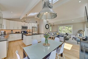 Alluring Hampton Bays Hideaway < 2 Mi to Beach!