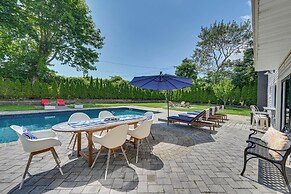Alluring Hampton Bays Hideaway < 2 Mi to Beach!