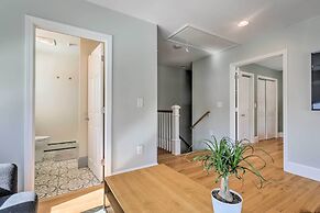 Renovated Barrington Cottage w/ Beach Access!