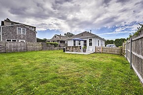 Idyllic Newport Area Cottage - Walk to First Beach